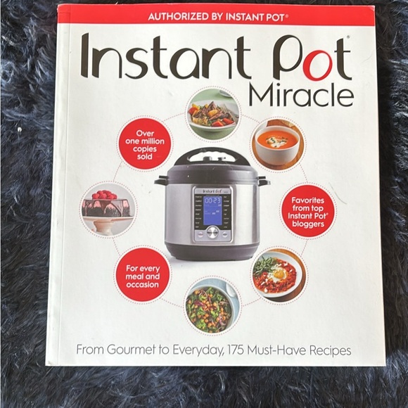 Instant Pot Other - Instant Pot Miracle Cookbook - White & Silver
